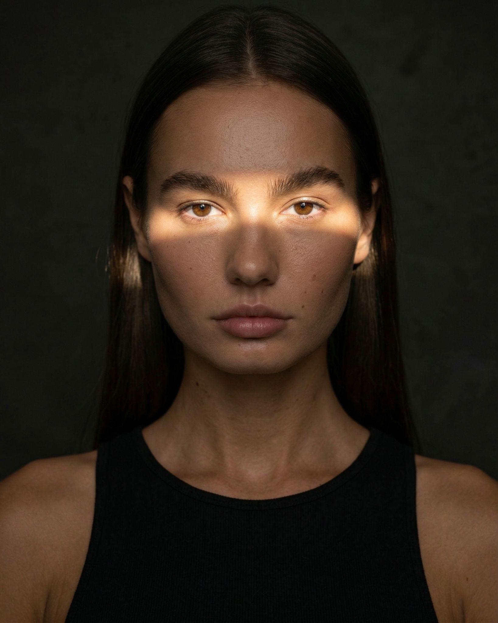 EL RETRATO CON FRANJA DE LUZ